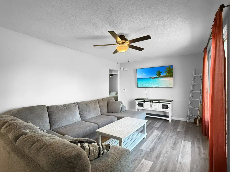 8315 Warren Drive, Des Moines, IA 50320 - Image #3