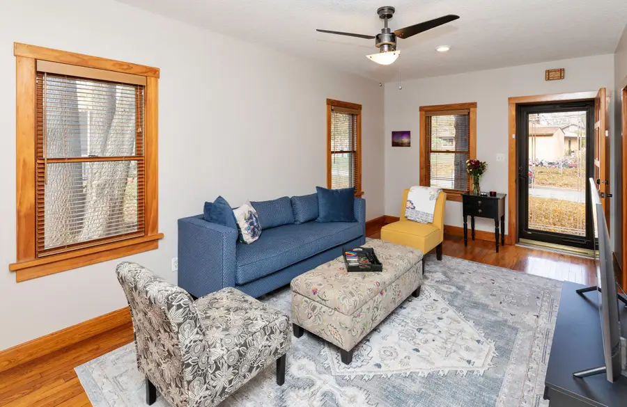 412 Fulton Drive, Des Moines, IA 50315 - Image #2