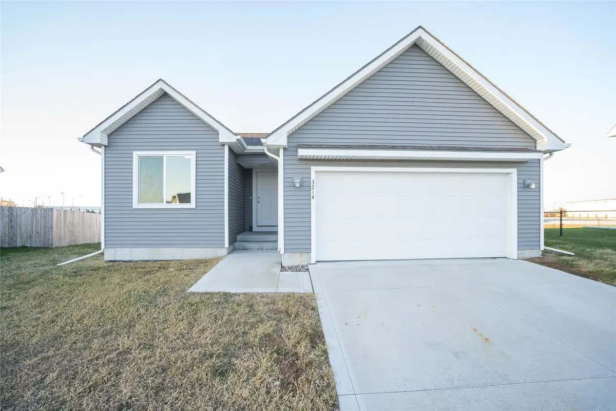 3214 Locust Street Sw, Bondurant, IA 50035 - Image #1