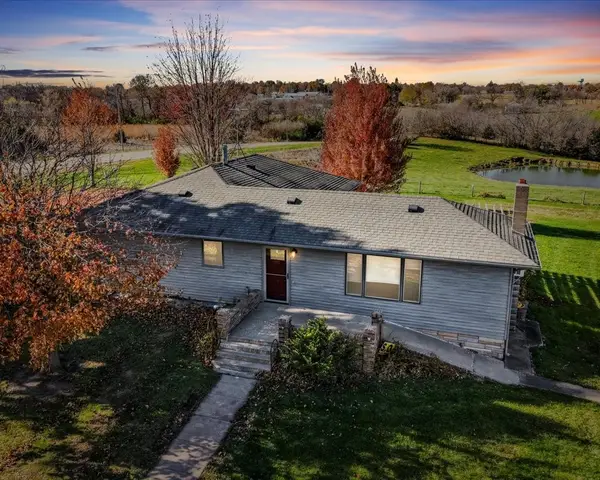 2307 E Pleasant Street, Knoxville, IA 50138