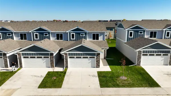 243 NW Waverly Drive, Waukee, IA 50263