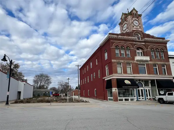 000 NW 2ns Street, Stuart, IA 50250