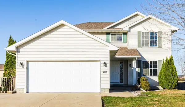 2905 SE Stone Ridge Street, Grimes, IA 50111