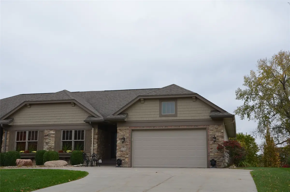 1128 Glen Oaks Drive, West Des Moines, IA 50266 - Image #1