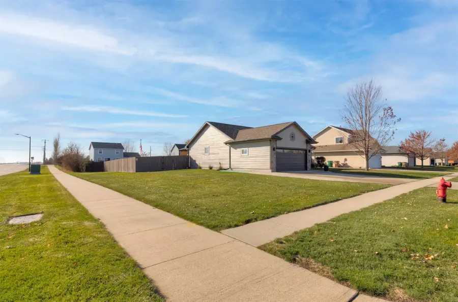 102 35th Street Sw, Altoona, IA 50009 - Image #2