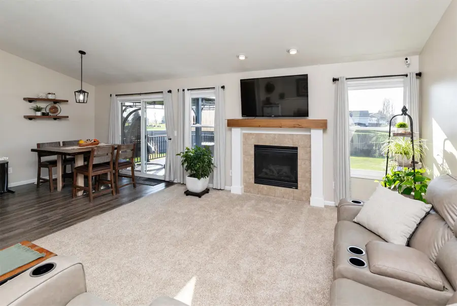 102 35th Street Sw, Altoona, IA 50009 - Image #3