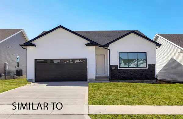 1208 Featherstone Avenue Ne, Bondurant, IA 50035