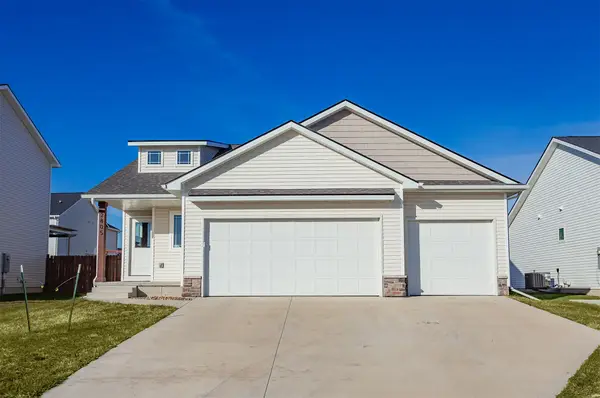 2805 20th Street Sw, Altoona, IA 50009