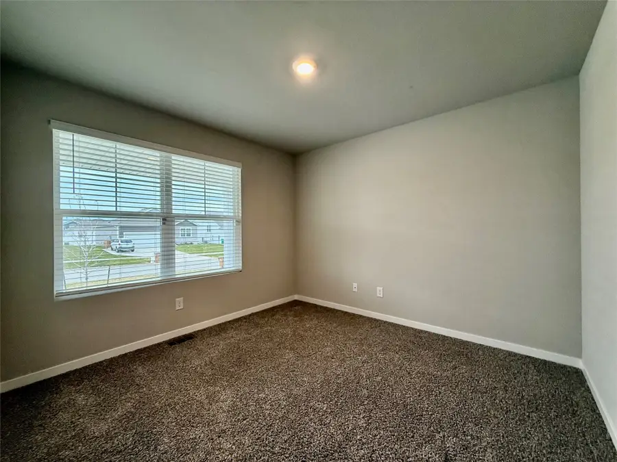 10436 Southerwick Place, Johnston, IA 50131 - Image #3