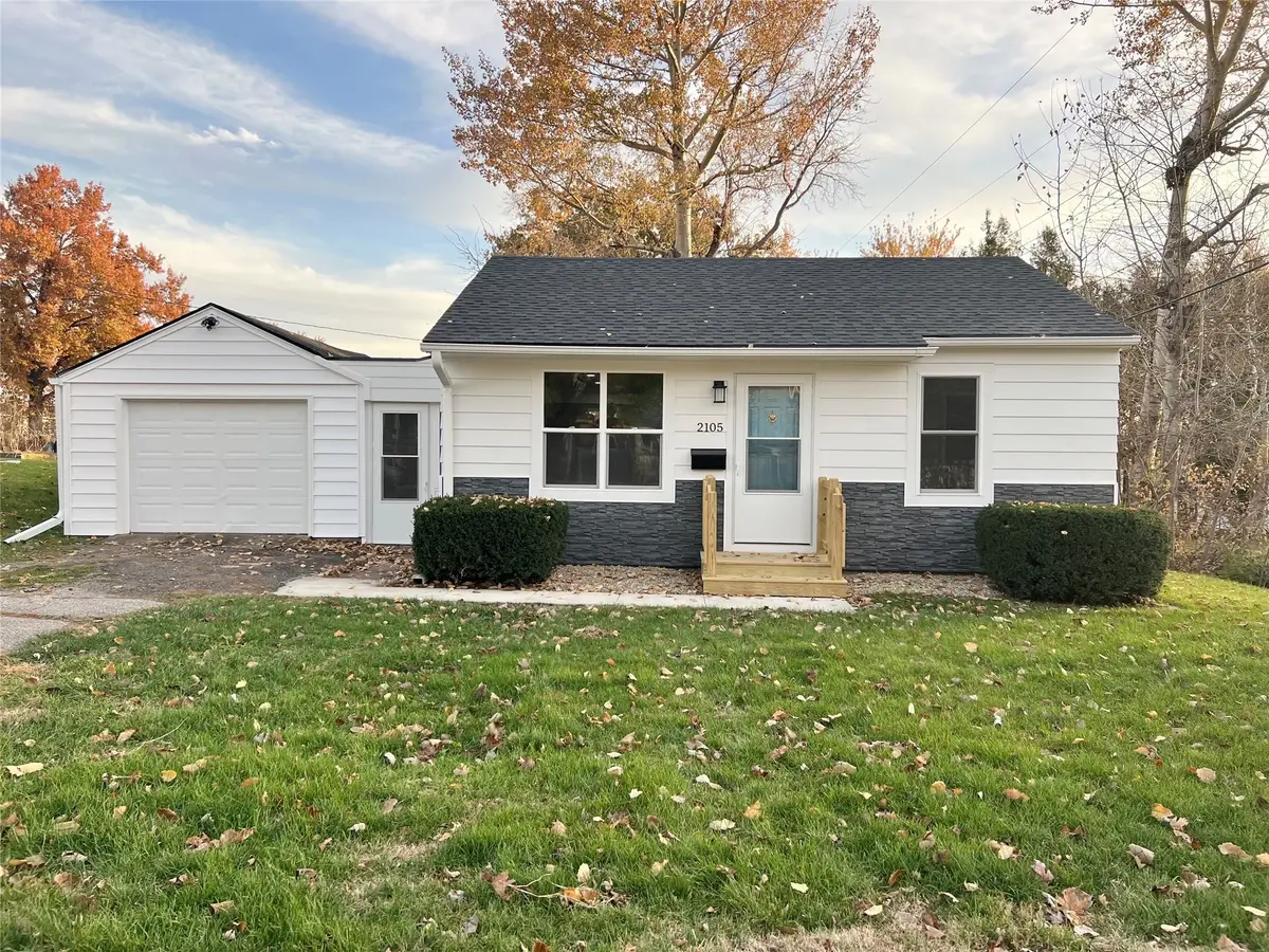 2105 S 5th Avenue E, Newton, IA 50208 - Image #1