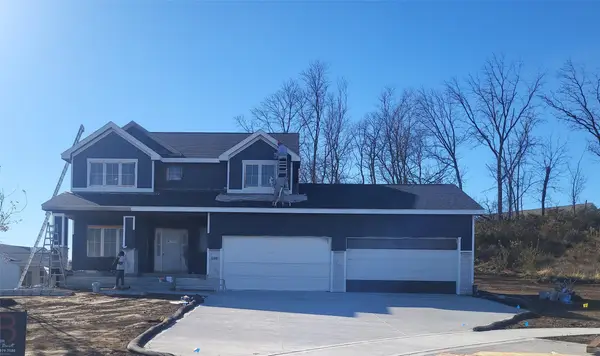 196 E Bridge Circle, Polk City, IA 50226