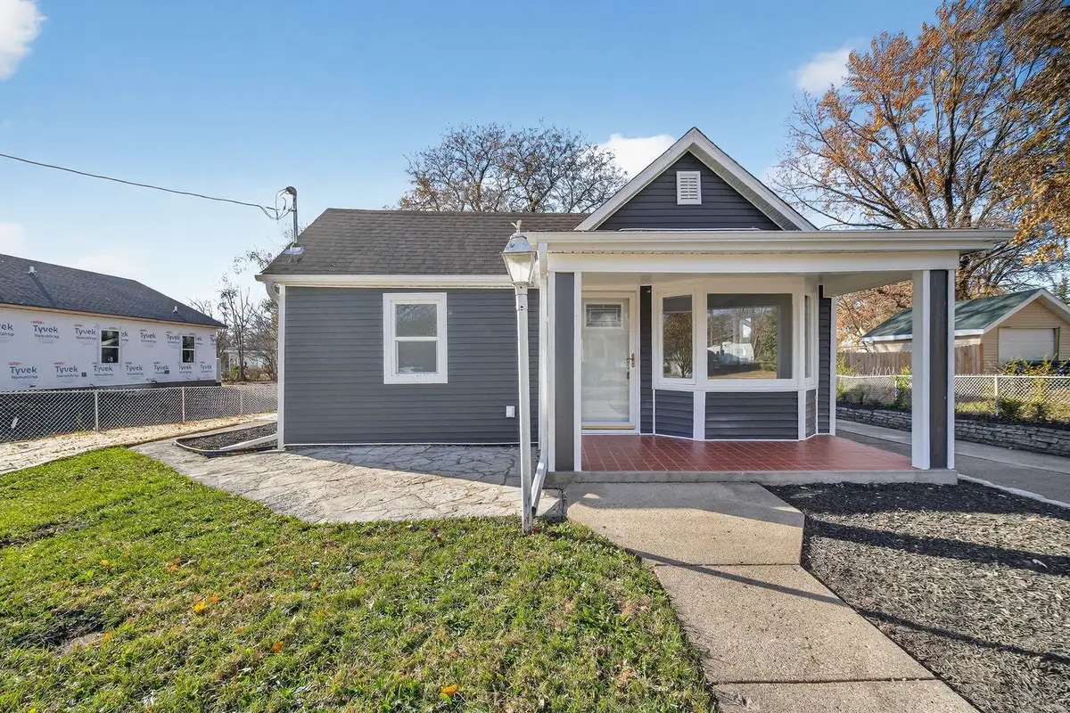 818 E 25th Court, Des Moines, IA 50317 - Image #1