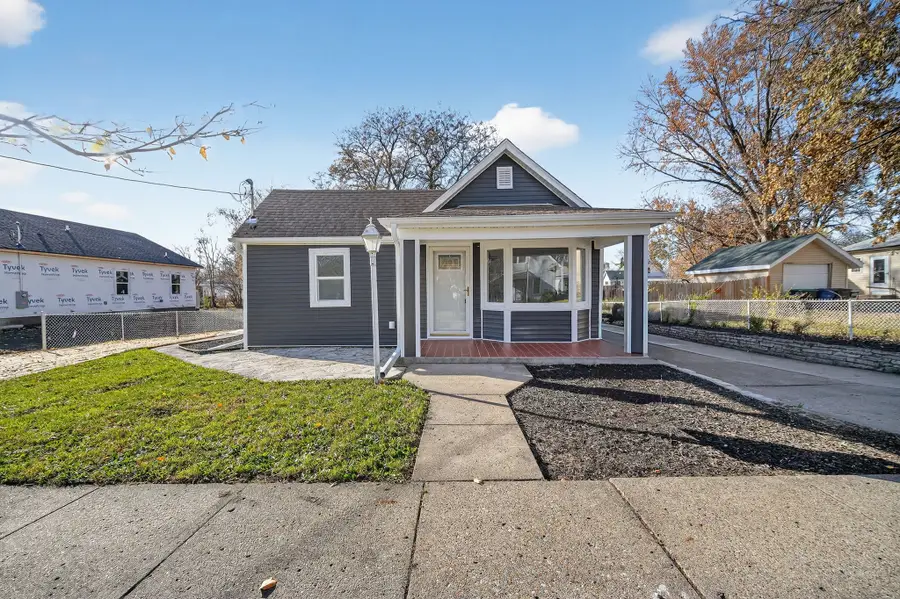 818 E 25th Court, Des Moines, IA 50317 - Image #2