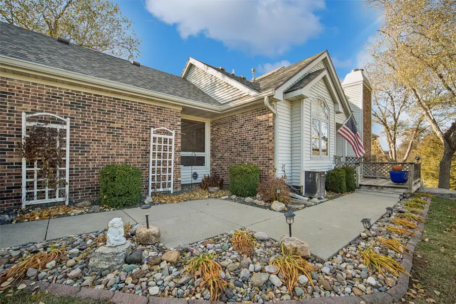 6809 Sharon Drive, Urbandale, IA 50322 - Image #2