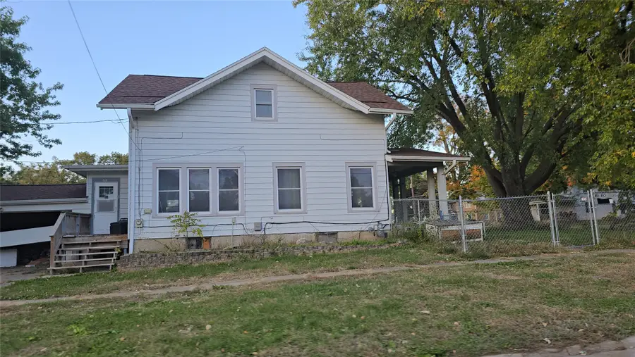 701 E 5th Street N, Newton, IA 50208 - Image #2