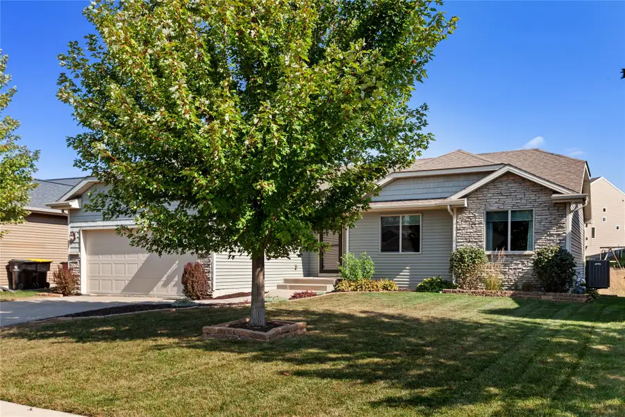 1525 S Warrior Lane, Waukee, IA 50263 - Image #2