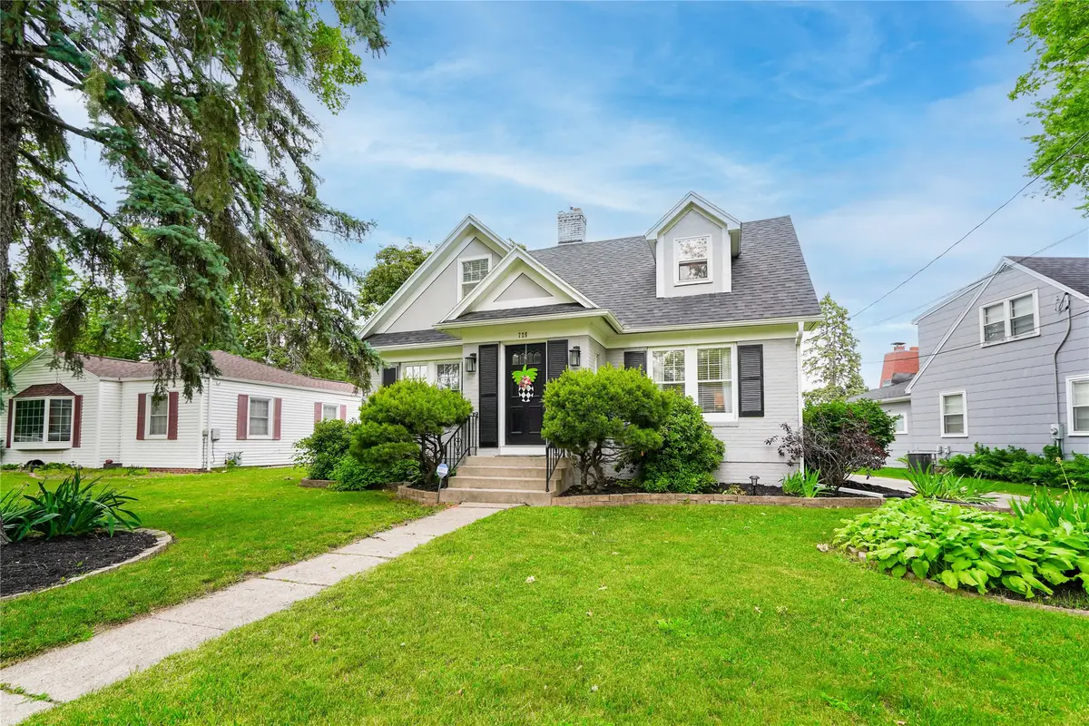 726 W 9th Street S, Newton, IA 50208 - Image #1