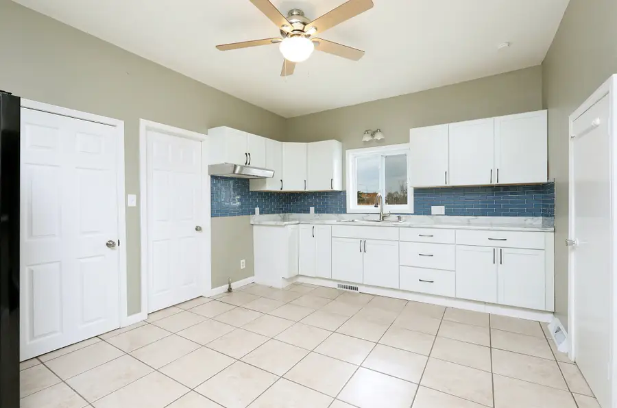 1924 Lucinda Street, Perry, IA 50220 - Image #2