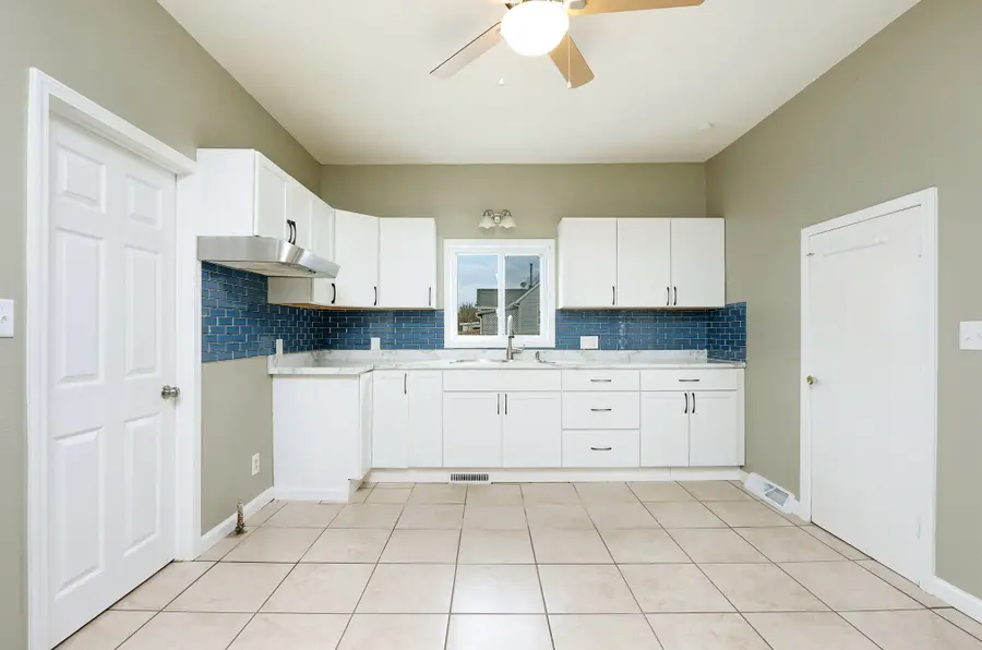 1924 Lucinda Street, Perry, IA 50220 - Image #3