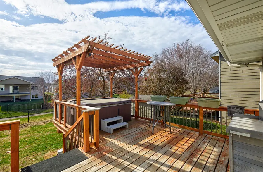 3442 Glenwood Drive, West Des Moines, IA 50265 - Image #2