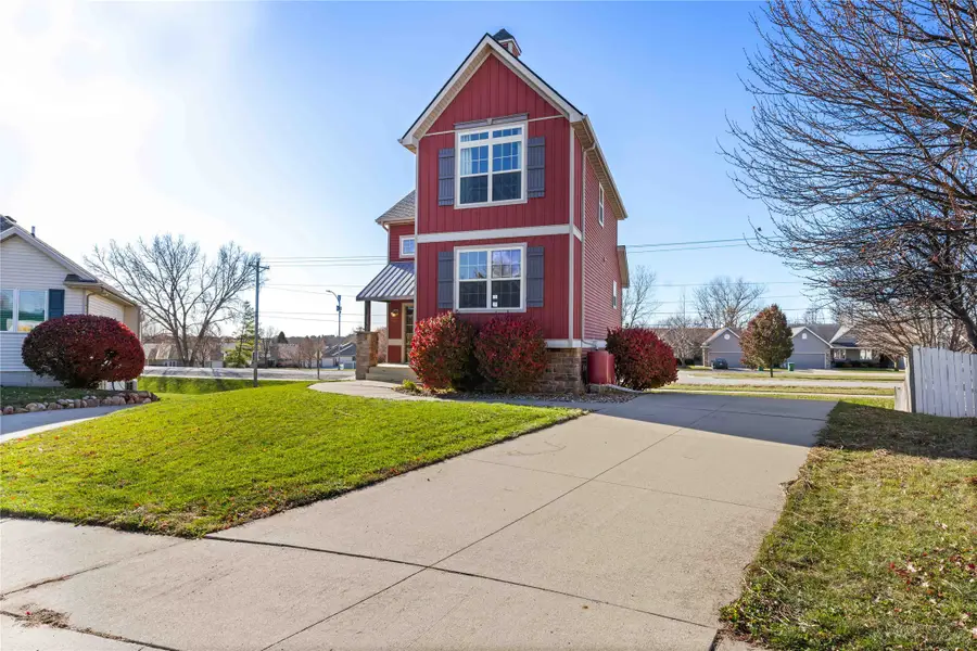 2115 SW Sugarberry Court, Ankeny, IA 50023 - Image #2