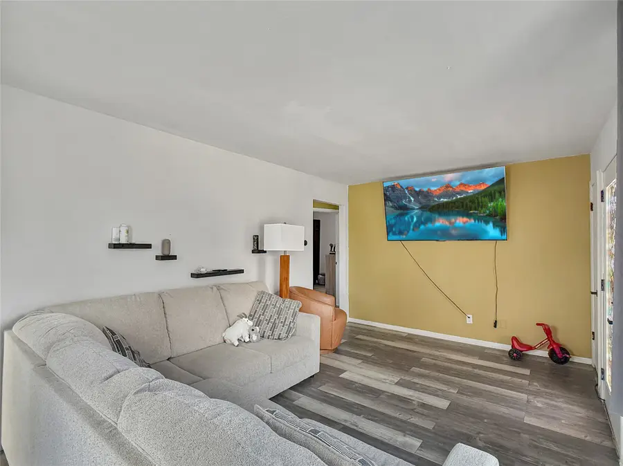 406 1st Street E, Altoona, IA 50009 - Image #3