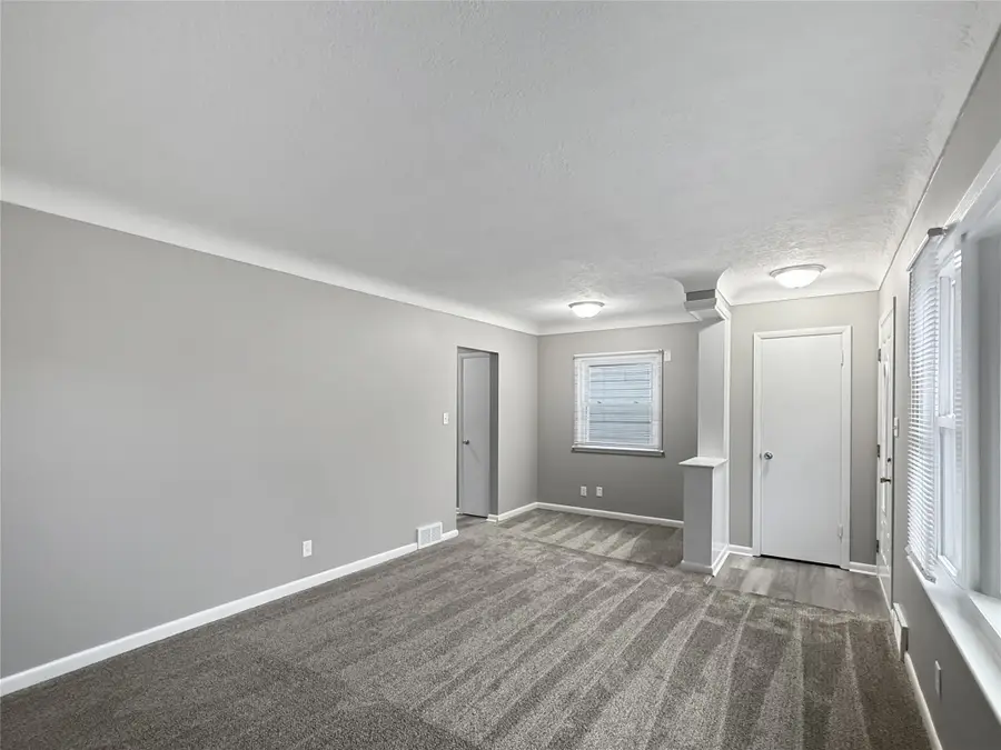 2412 48th Place, Des Moines, IA 50310 - Image #3