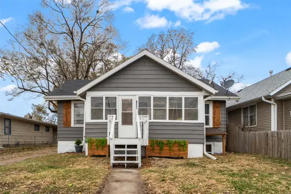 1236 Stewart Street, Des Moines, IA 50316