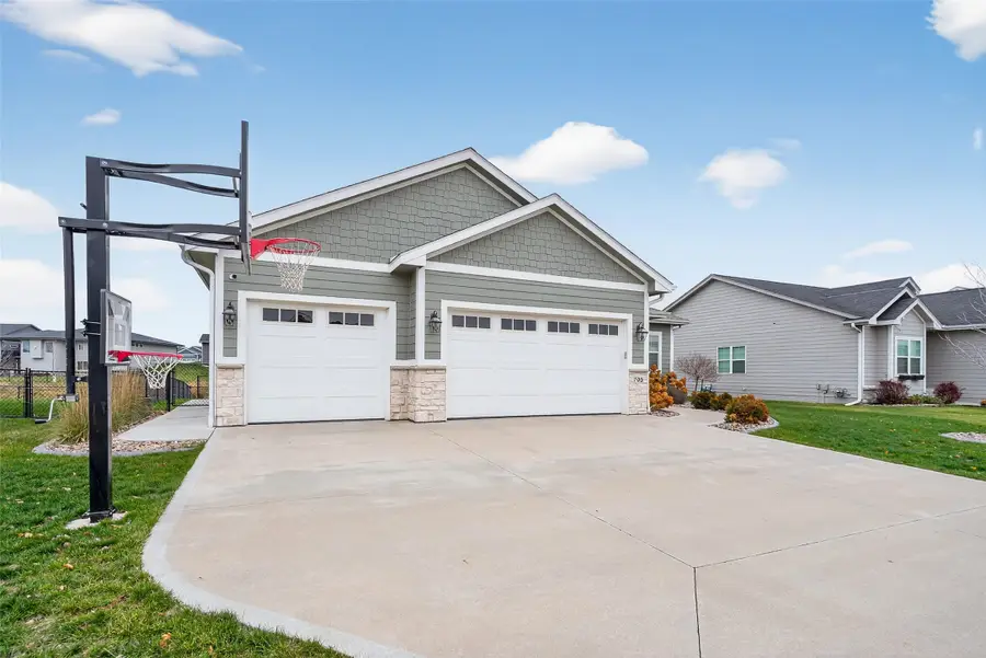 705 35th Street Sw, Altoona, IA 50009 - Image #2