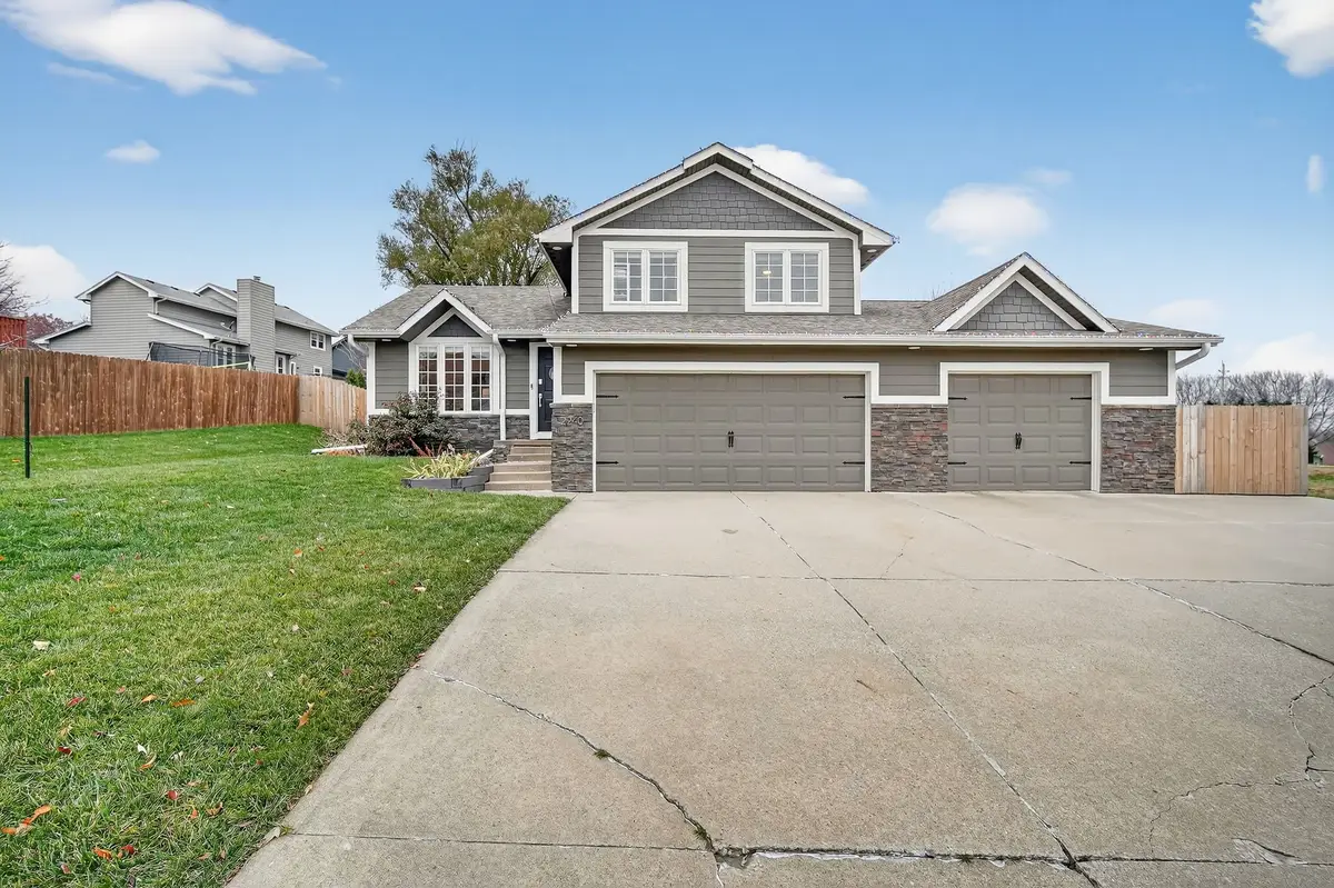 2240 NW 149th Street, Clive, IA 50325 - Image #1