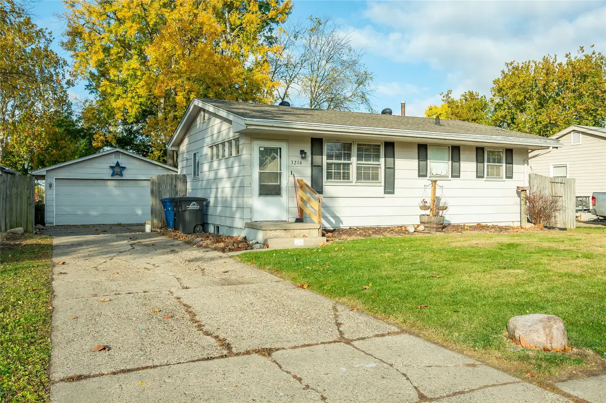 3216 E 41st Court, Des Moines, IA 50317 - Image #1