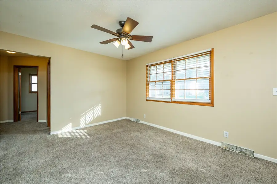 3216 E 41st Court, Des Moines, IA 50317 - Image #2