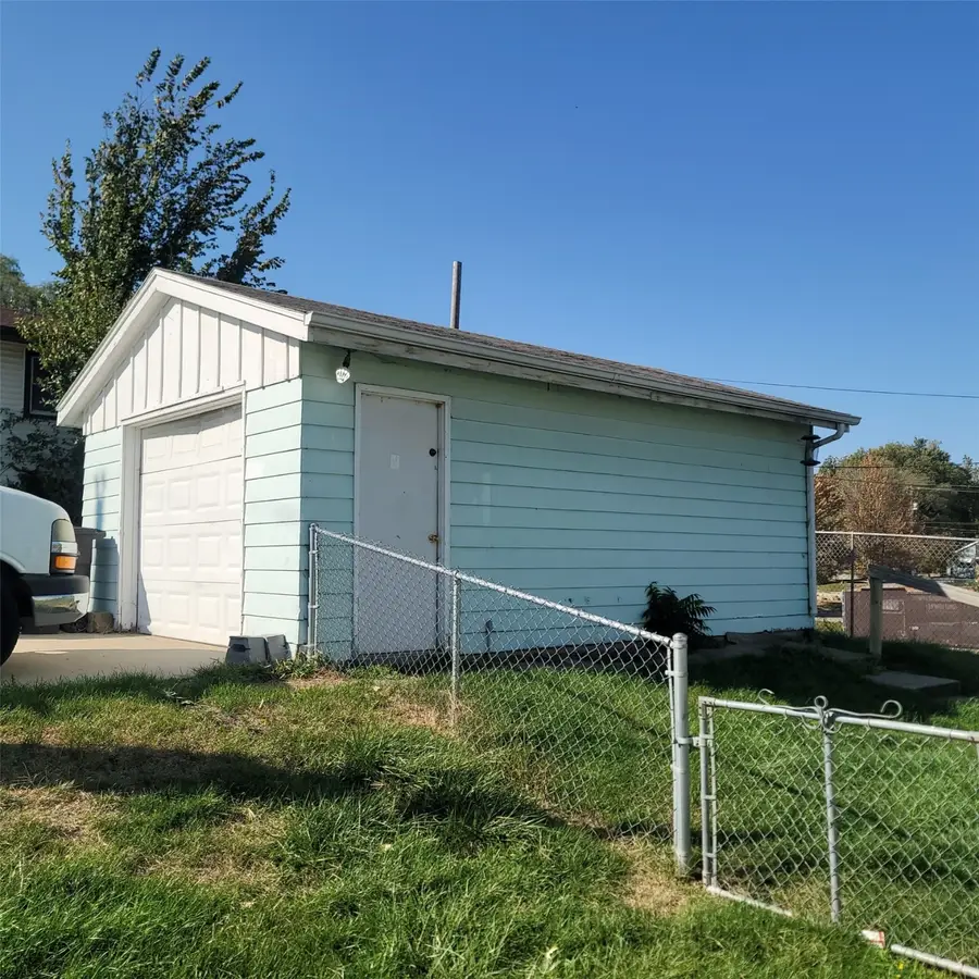 2822 Wedgewood Road, Des Moines, IA 50317 - Image #2