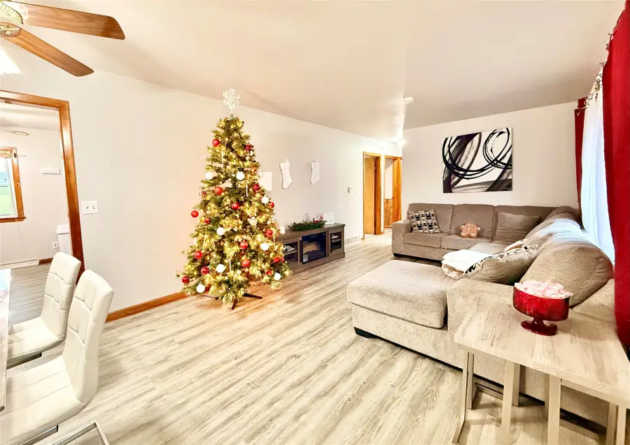 804 N Court Street, Toledo, IA 52342 - Image #2