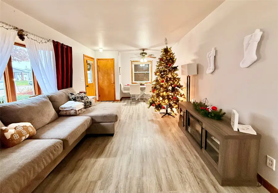 804 N Court Street, Toledo, IA 52342 - Image #3