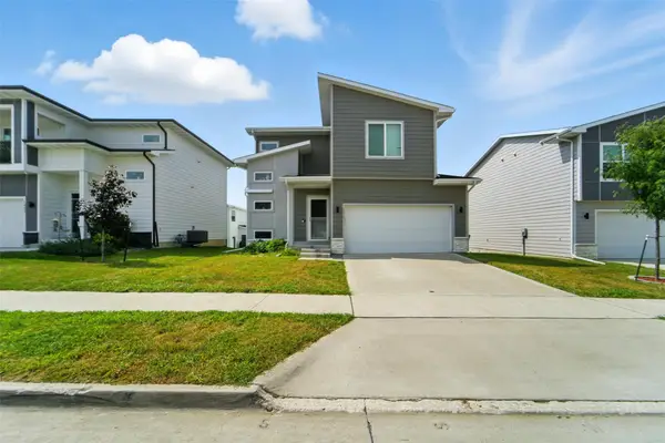 1414 NE Cedarwood Drive, Grimes, IA 50111