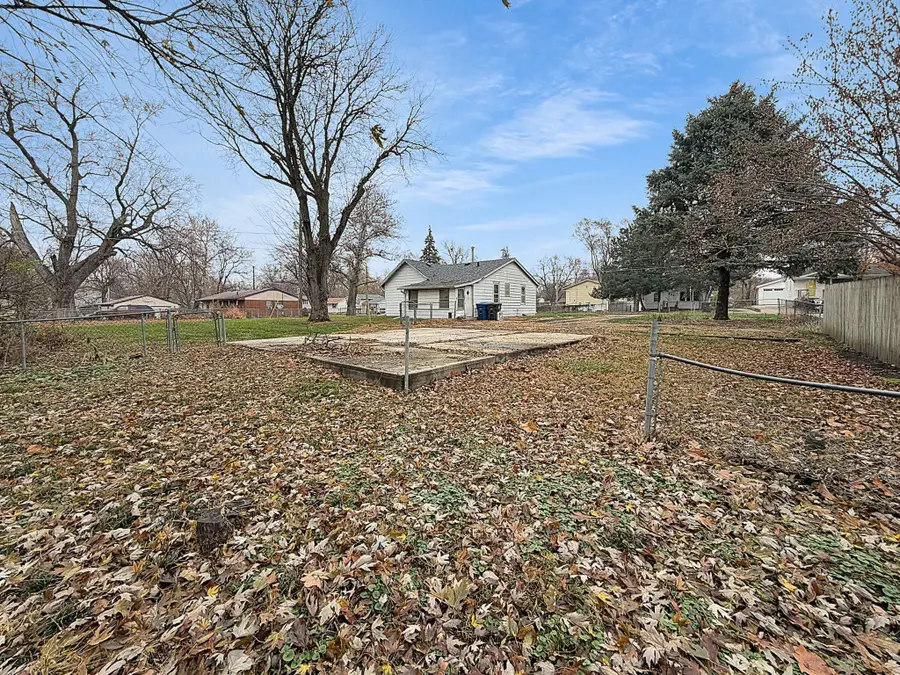 2520 E 38th Street, Des Moines, IA 50317 - Image #2