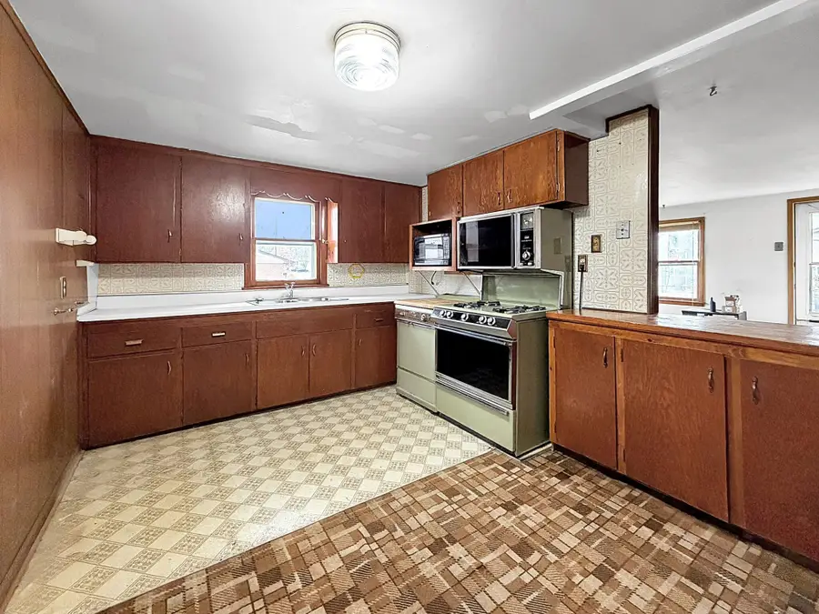 2520 E 38th Street, Des Moines, IA 50317 - Image #3