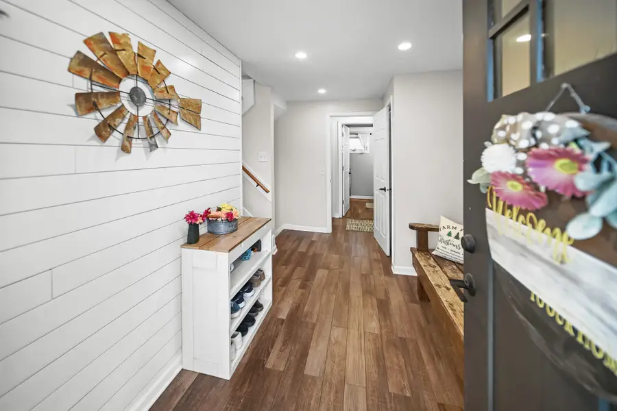 1433 N 7th Avenue E, Newton, IA 50208 - Image #3