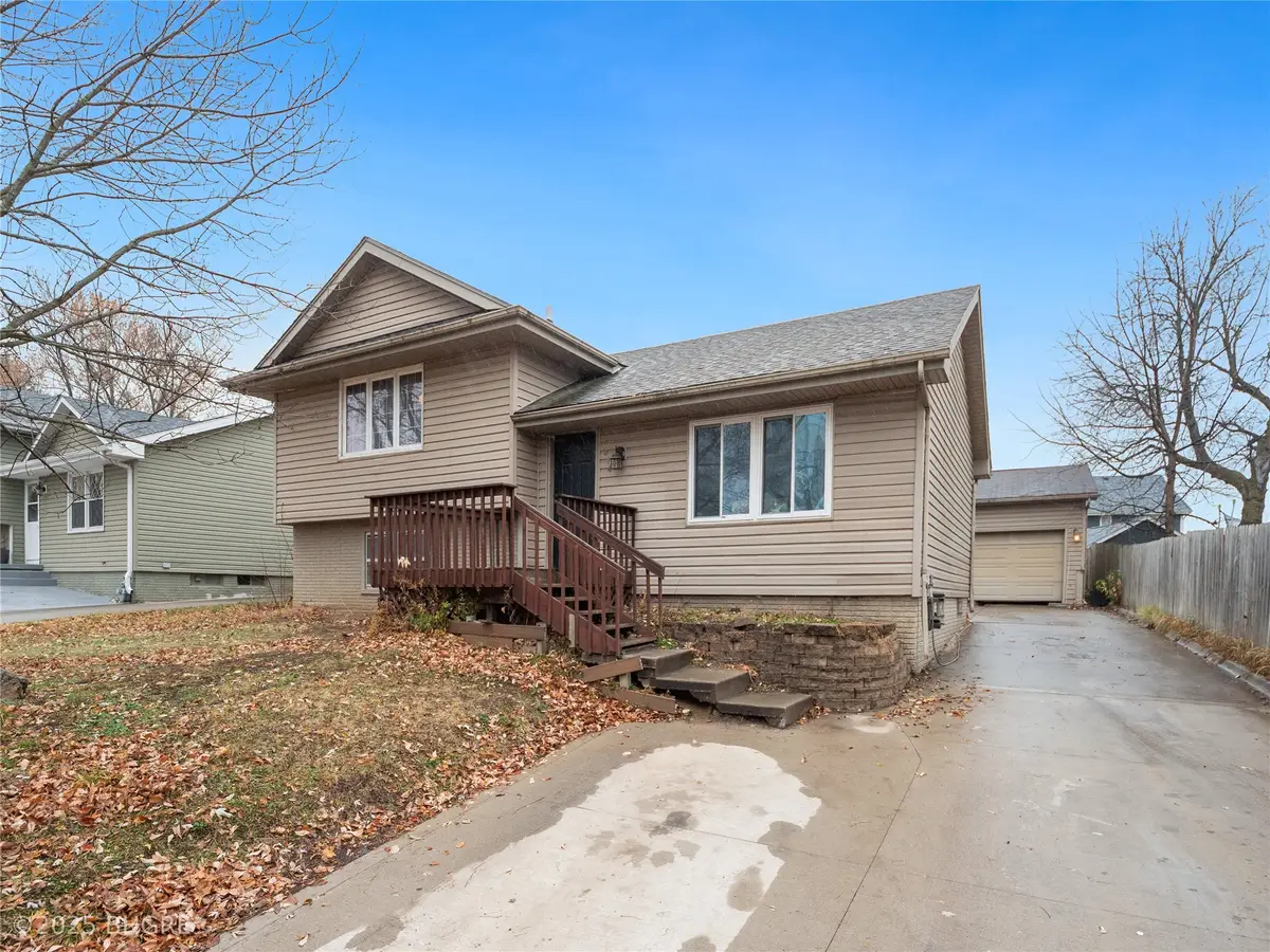 3214 SE 20th Street, Des Moines, IA 50320 - Image #1