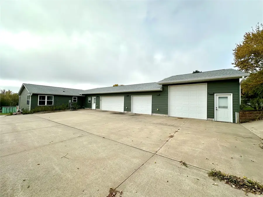 515 Marvin Avenue, Grinnell, IA 50112 - Image #2