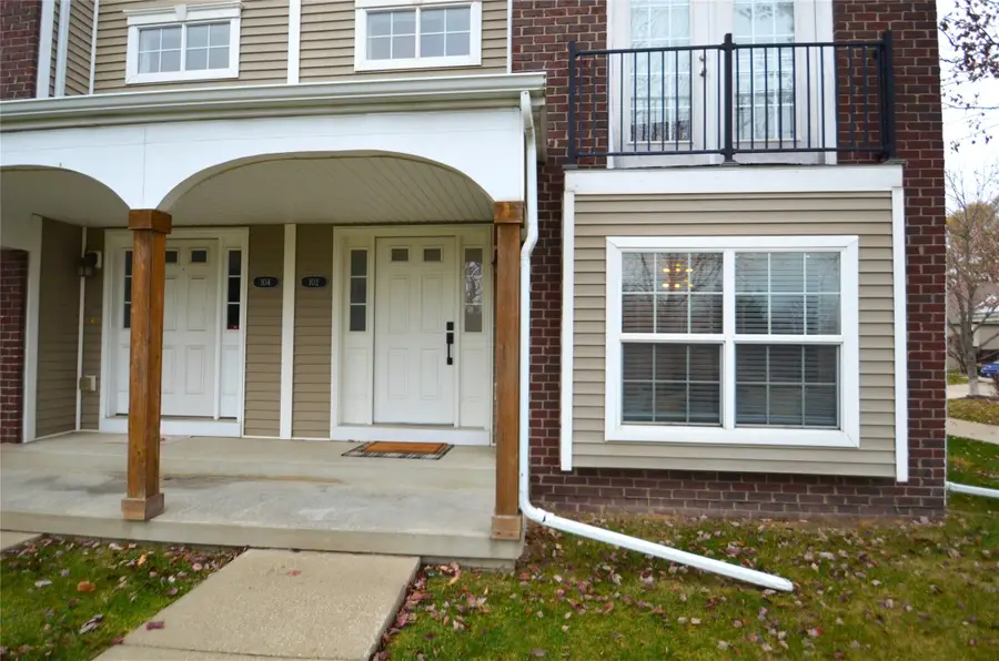 9160 Greenspire Drive #102, West Des Moines, IA 50266 - Image #2