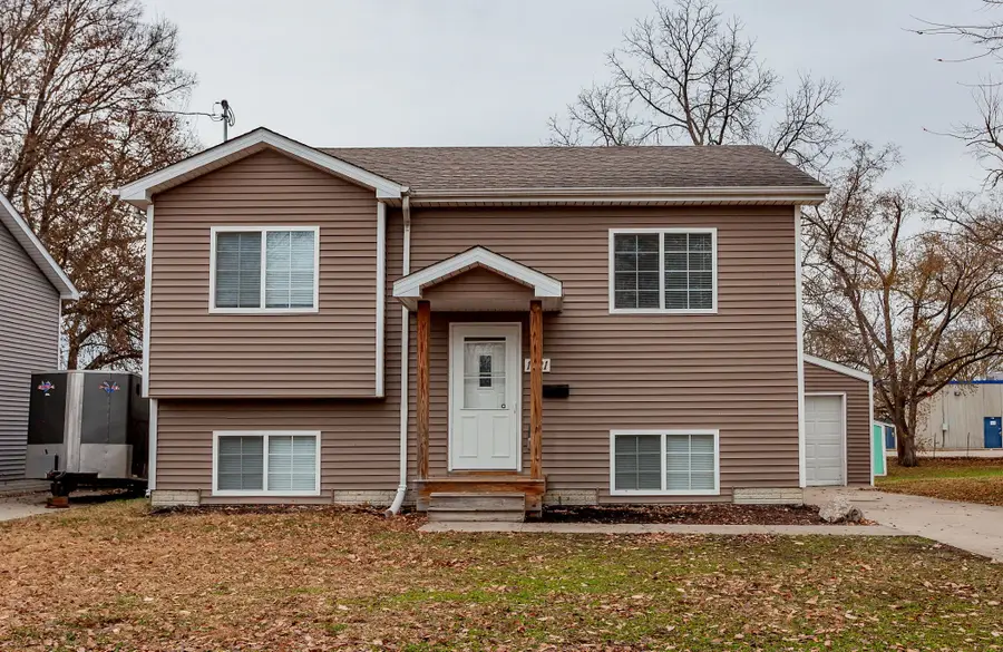 1821 E 25th Street, Des Moines, IA 50317 - Image #2