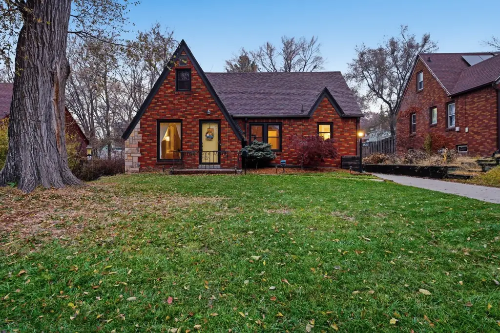 6521 Elmcrest Drive, Windsor Heights, IA 50324 - Image #1