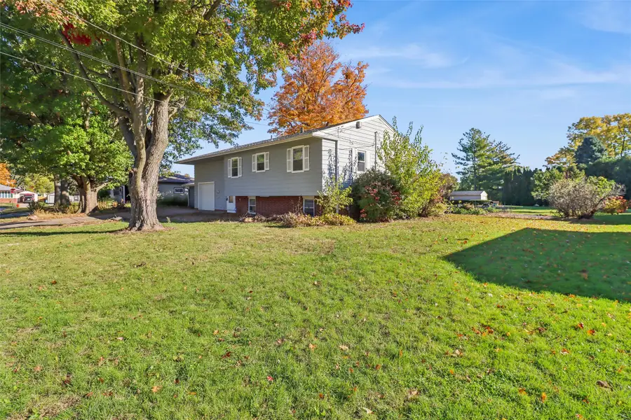 306 E 20th Street N, Newton, IA 50208 - Image #2