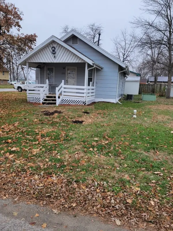 210 School Street, Martensdale, IA 50160