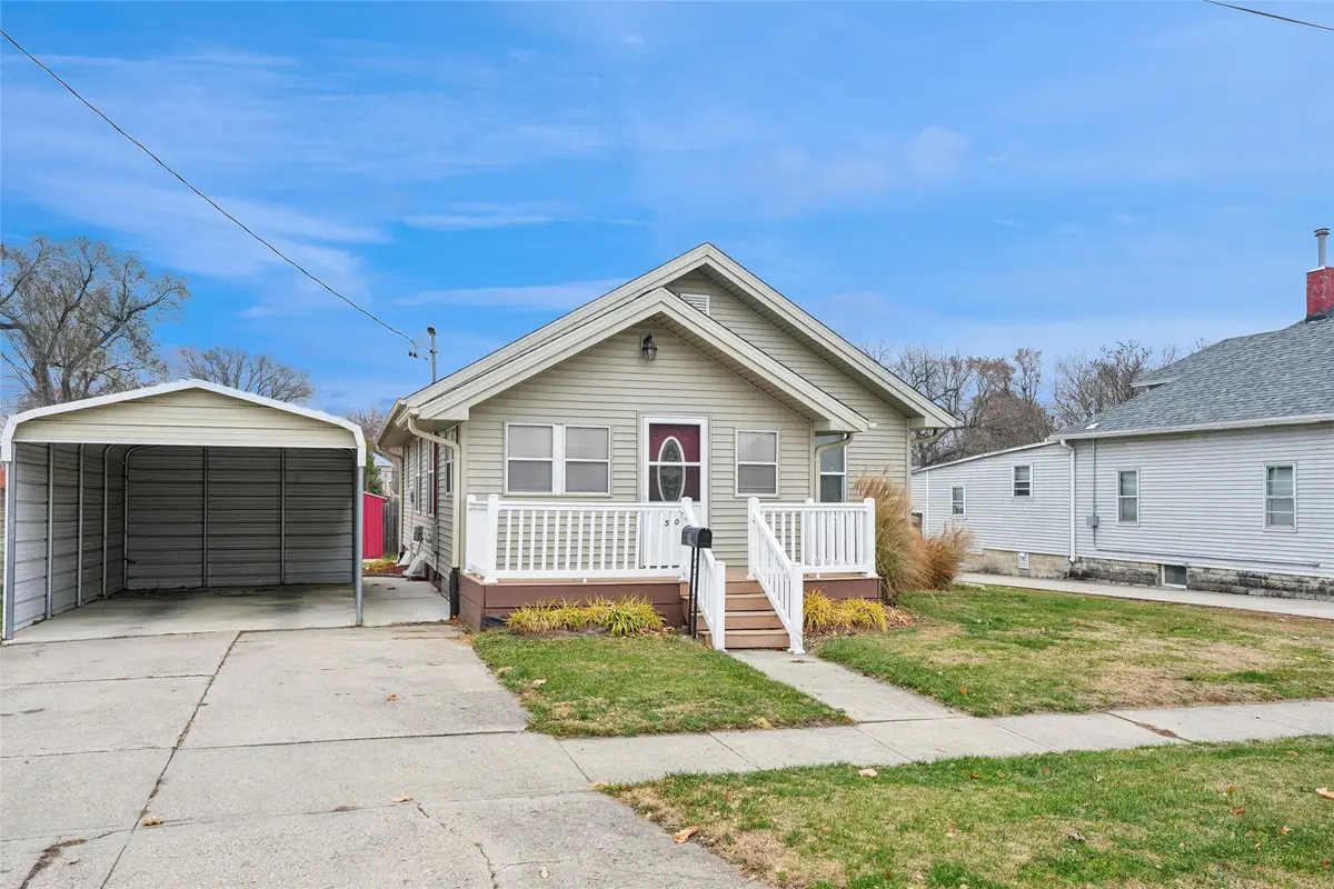 510 N 3rd Avenue E, Newton, IA 50208 - Image #1