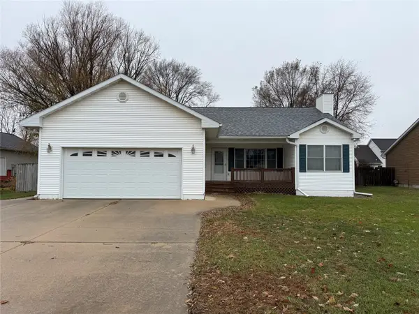 212 N 14th Avenue, Winterset, IA 50273