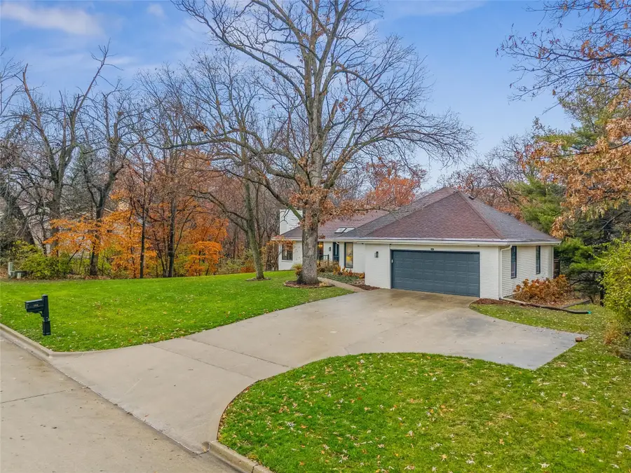 7059 Coburn Lane, Johnston, IA 50131 - Image #2