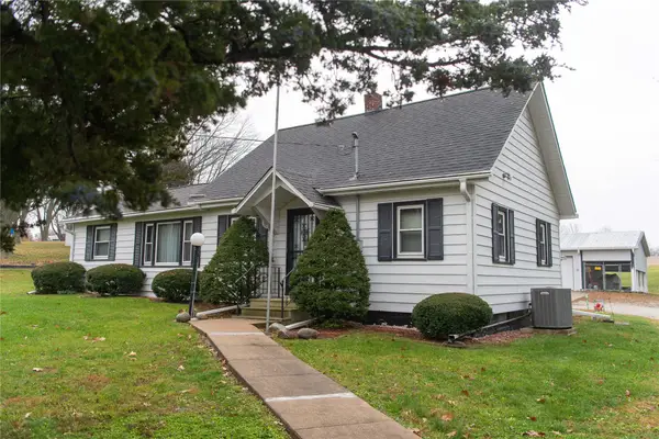 1568 Highway T15, Knoxville, IA 50138